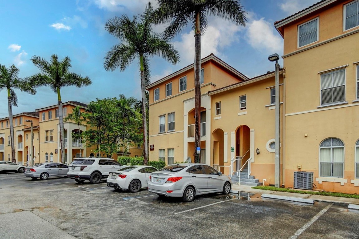 4361 SW 160th Ave Unit: 100