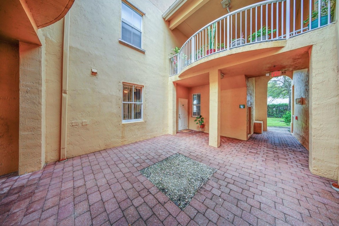 4361 SW 160th Ave Unit: 100