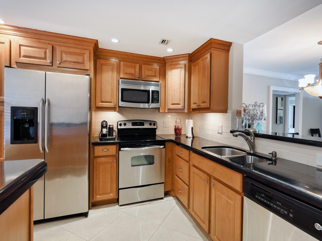 3204 PORTOFINO Unit: B2