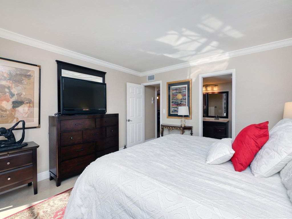 3204 PORTOFINO Unit: B2