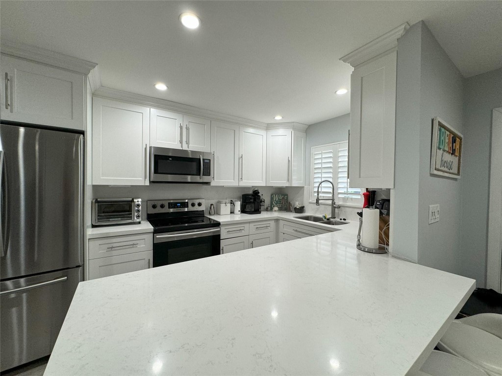 2860 NE 14th Street Cswy Unit: 106