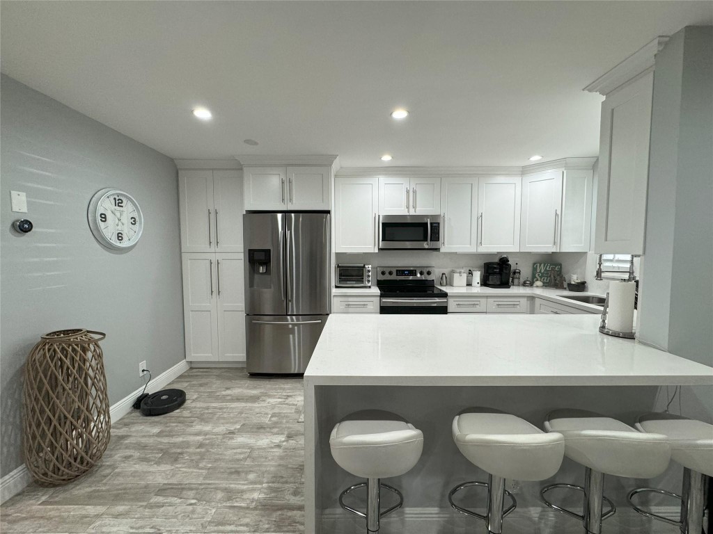 2860 NE 14th Street Cswy Unit: 106