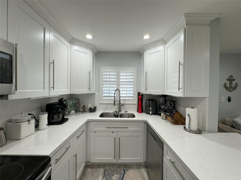 2860 NE 14th Street Cswy Unit: 106