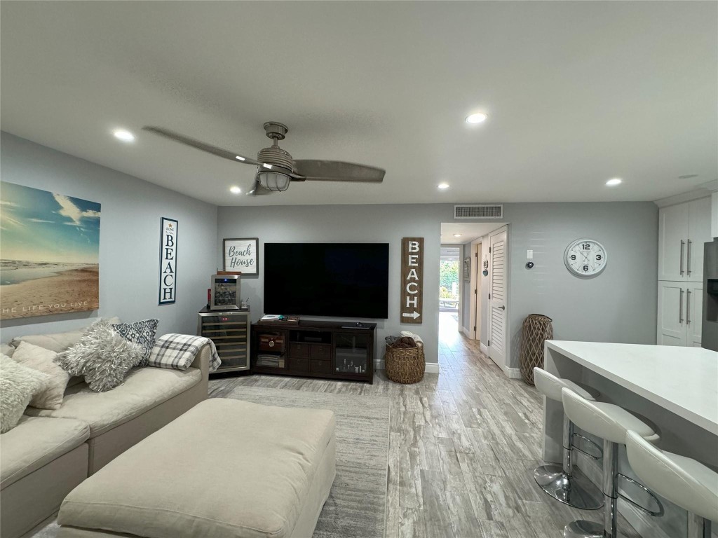 2860 NE 14th Street Cswy Unit: 106