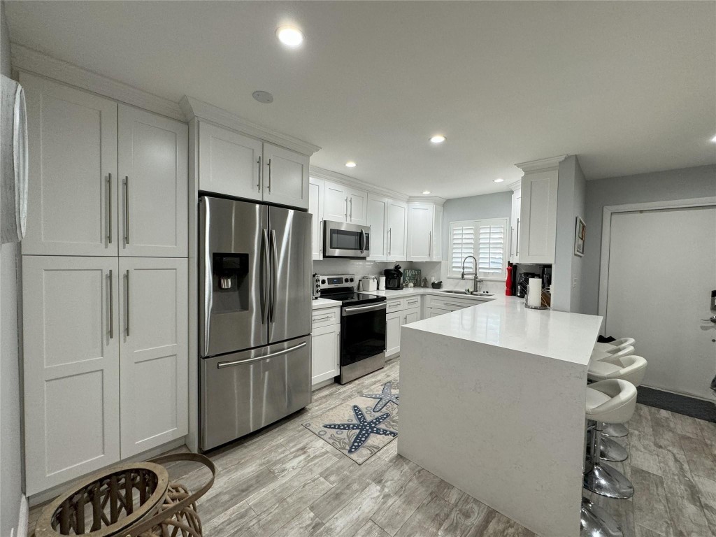 2860 NE 14th Street Cswy Unit: 106