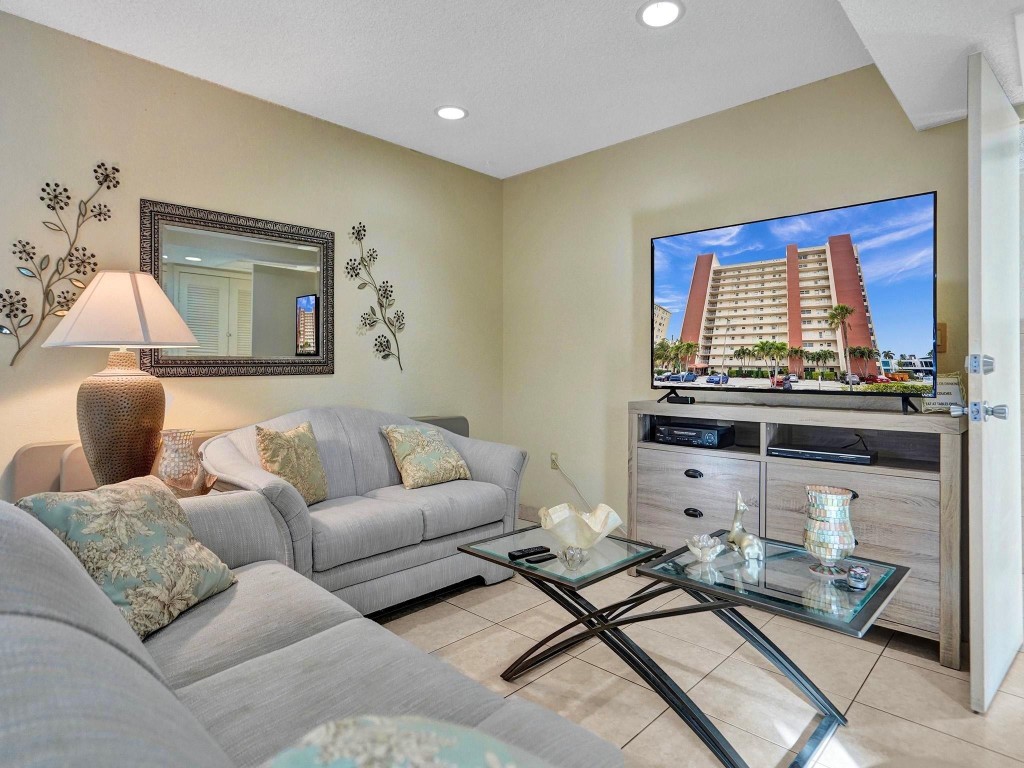 1391 S Ocean Blvd Unit: 102