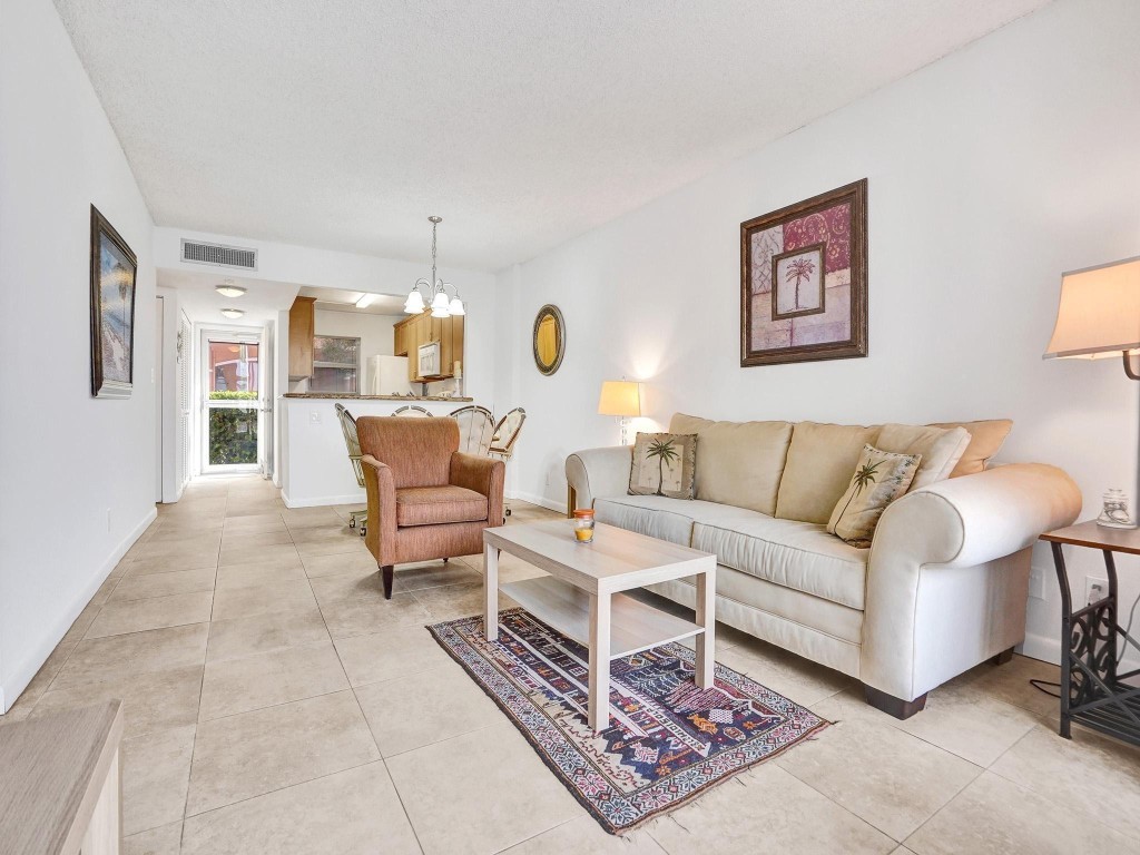 1391 S Ocean Blvd Unit: 102