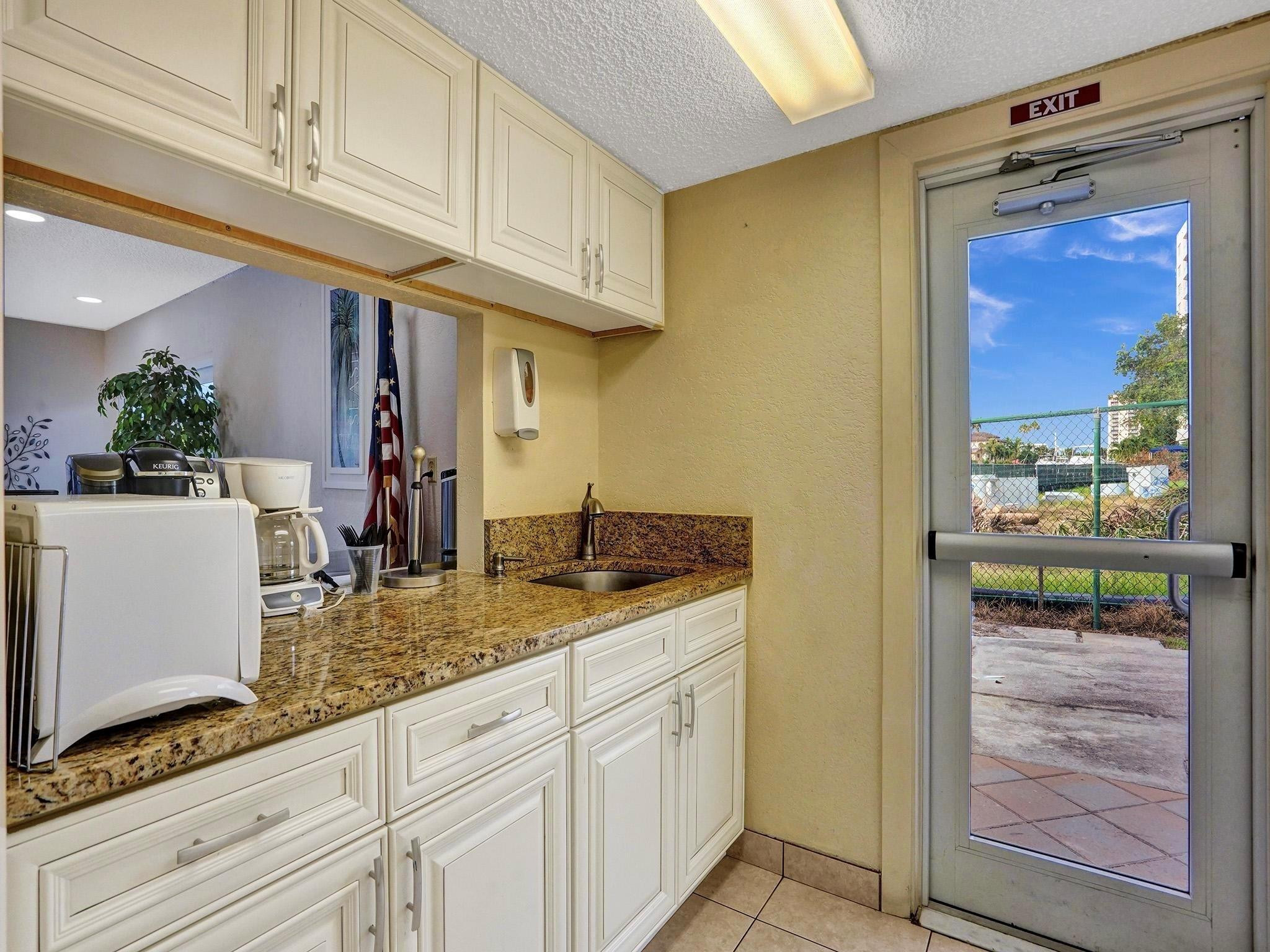 1391 S Ocean Blvd Unit: 102