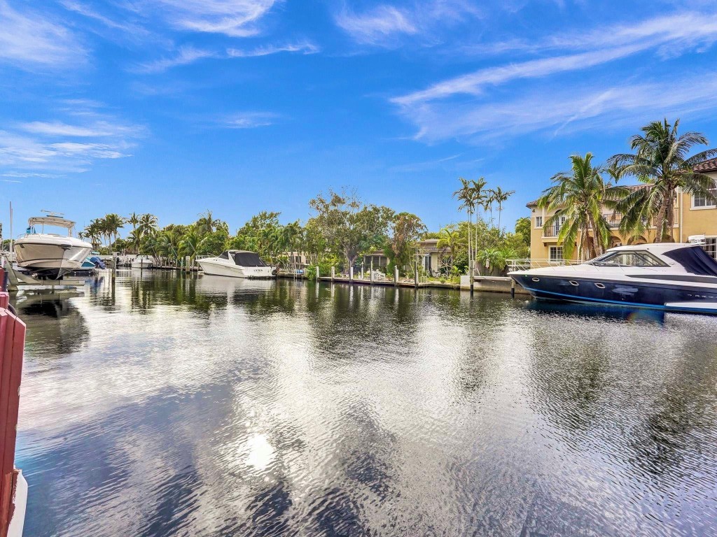 1391 S Ocean Blvd Unit: 102