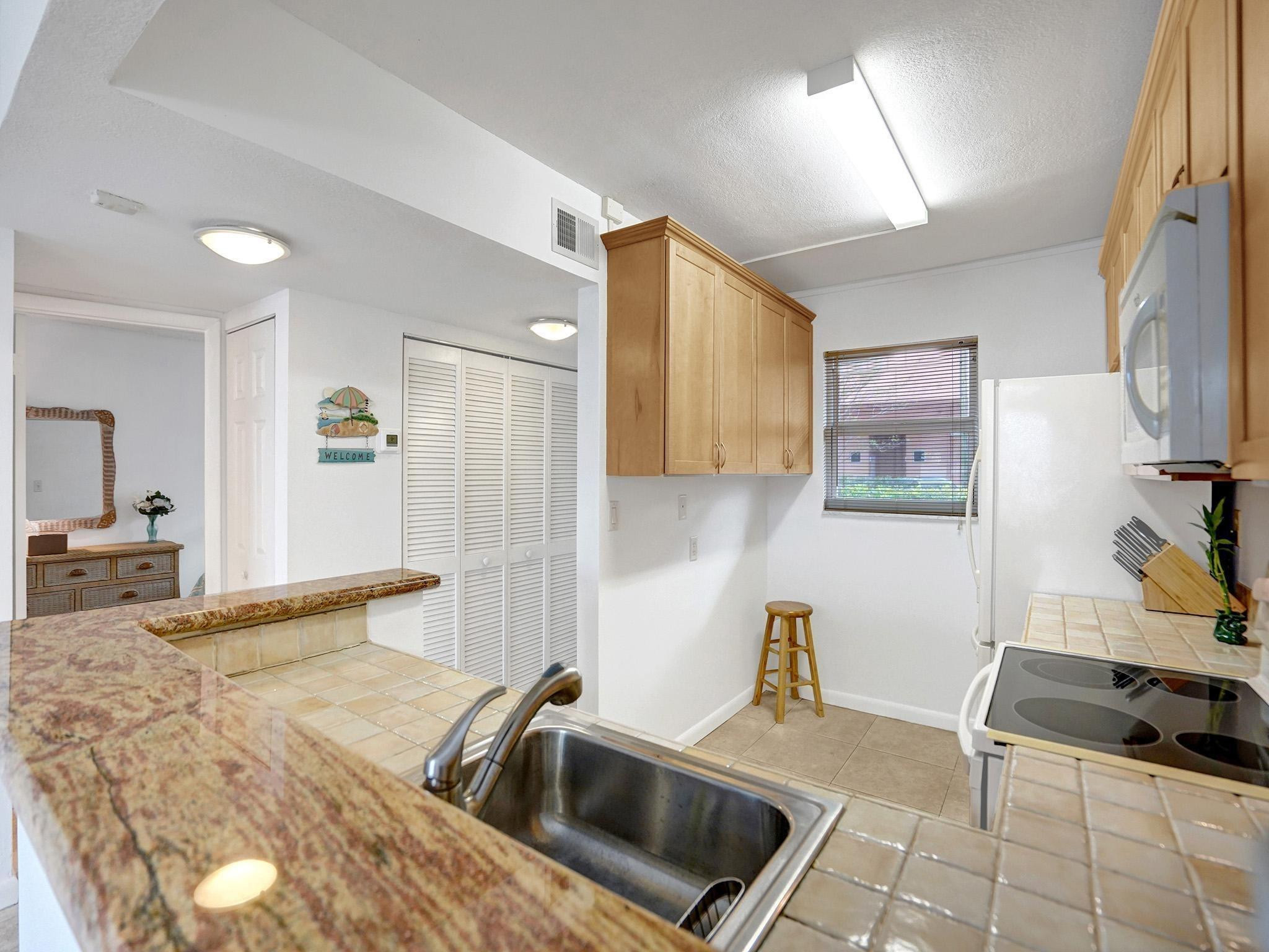 1391 S Ocean Blvd Unit: 102