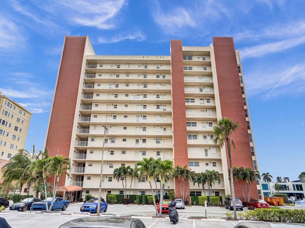 1391 S Ocean Blvd Unit: 102