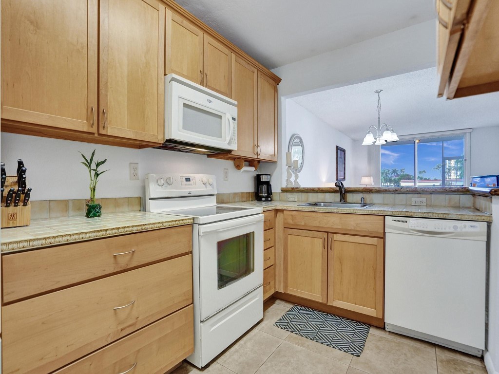 1391 S Ocean Blvd Unit: 102