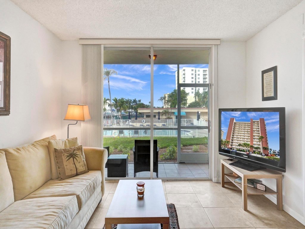 1391 S Ocean Blvd Unit: 102