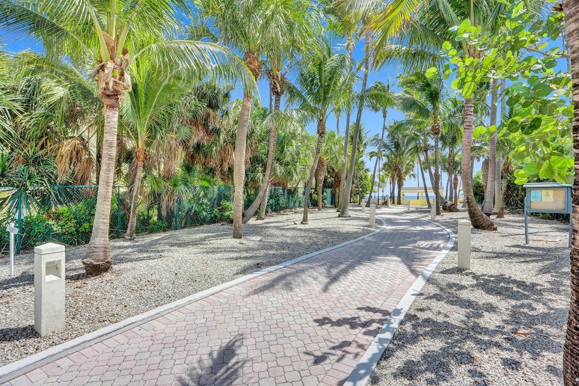 1391 S Ocean Blvd Unit: 102