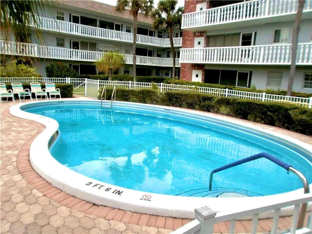 1971 SE 5th Ct Unit: 305E