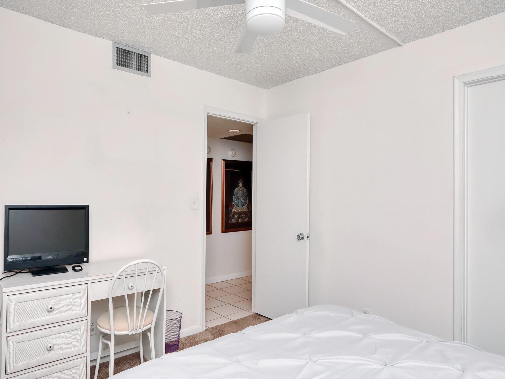 1801 Eleuthera Pt Unit: F1