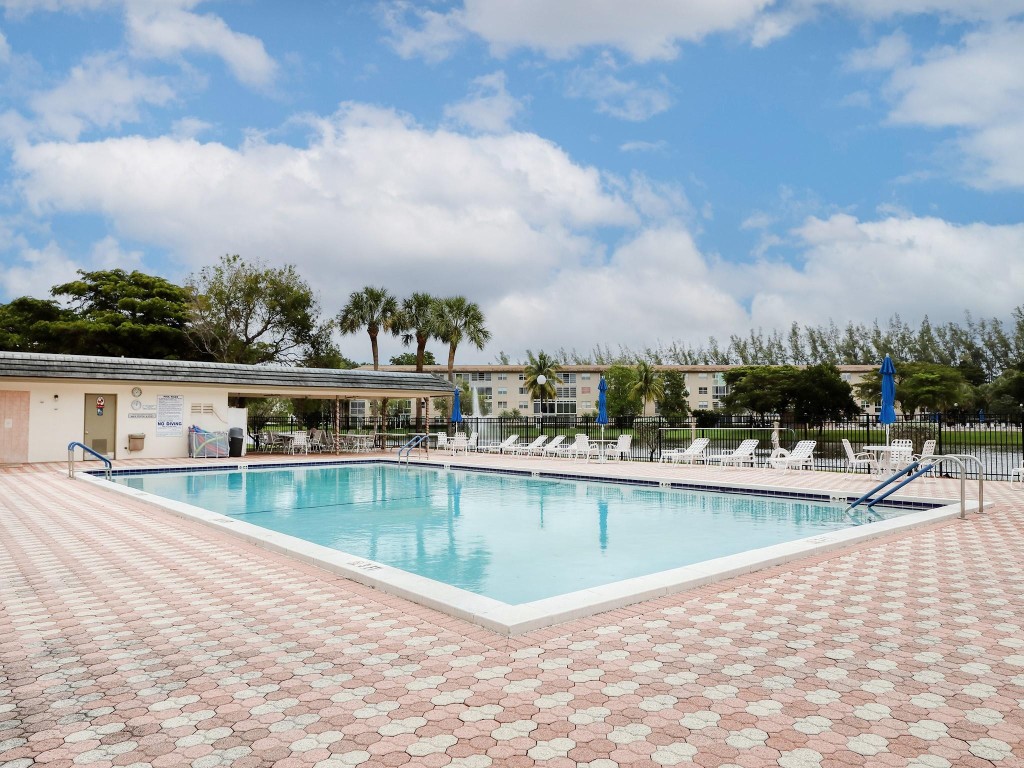 1801 Eleuthera Pt Unit: F1