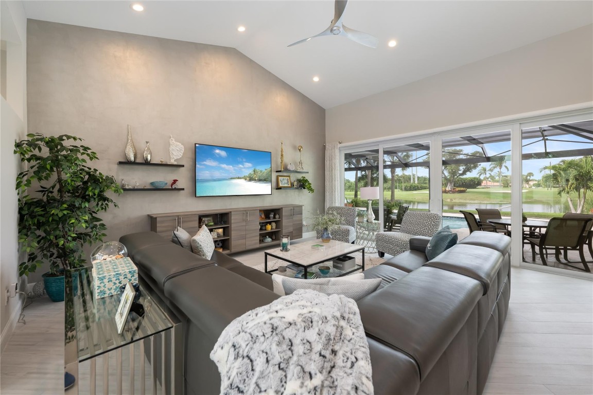 11074 Boca Woods Lane