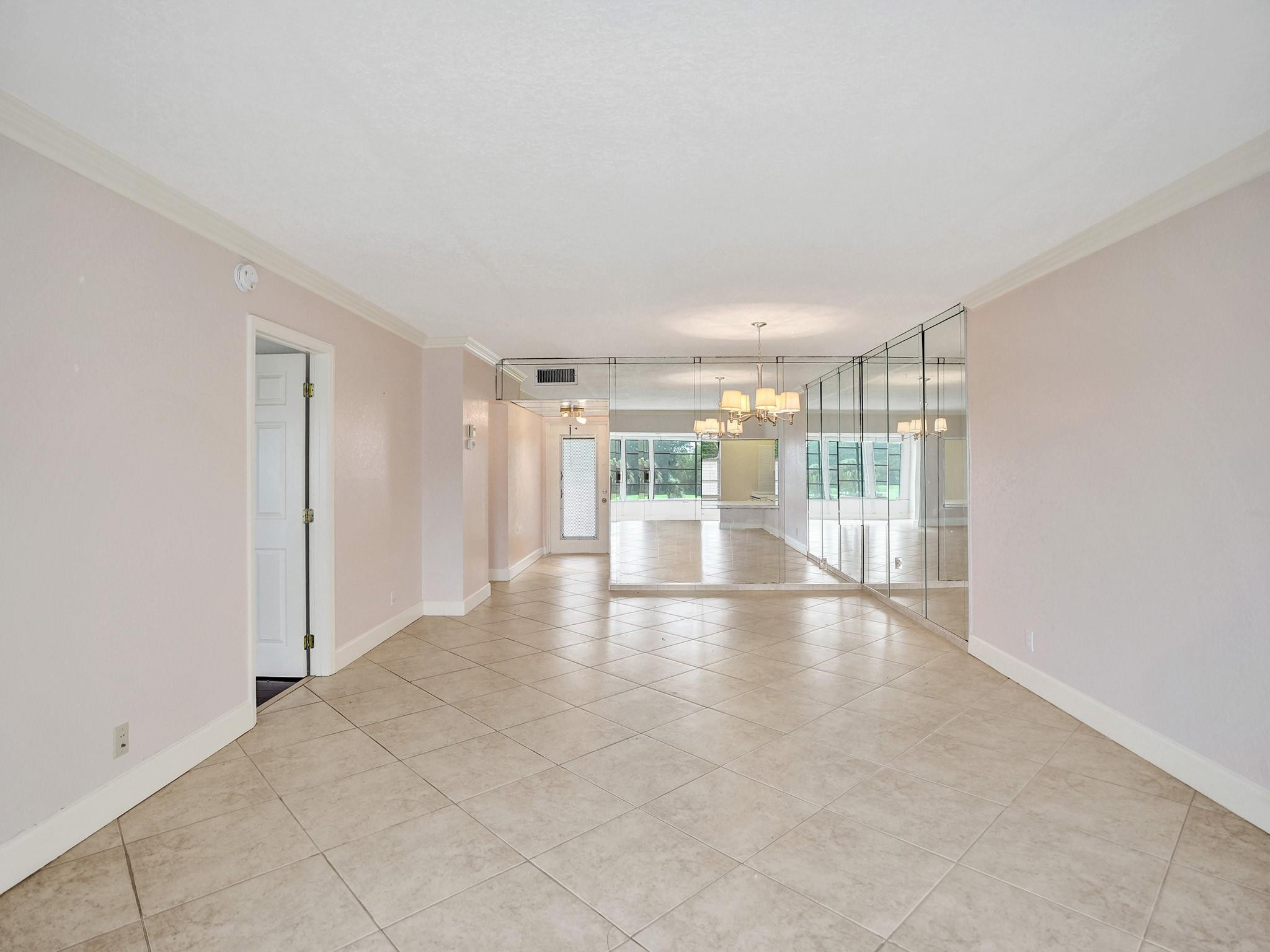 1035 NE Country Club Dr Unit: 1