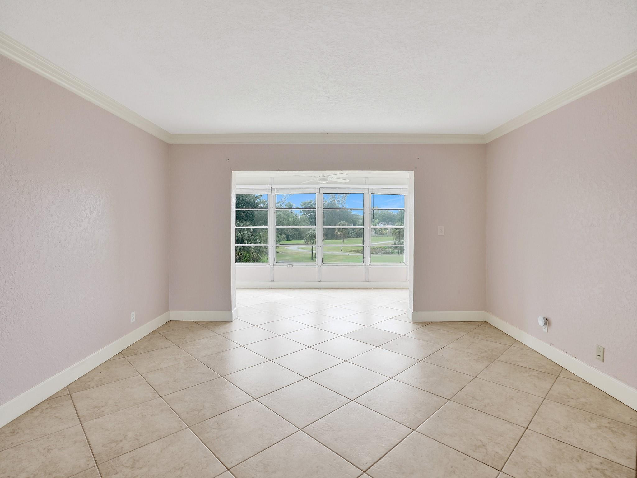 1035 NE Country Club Dr Unit: 1