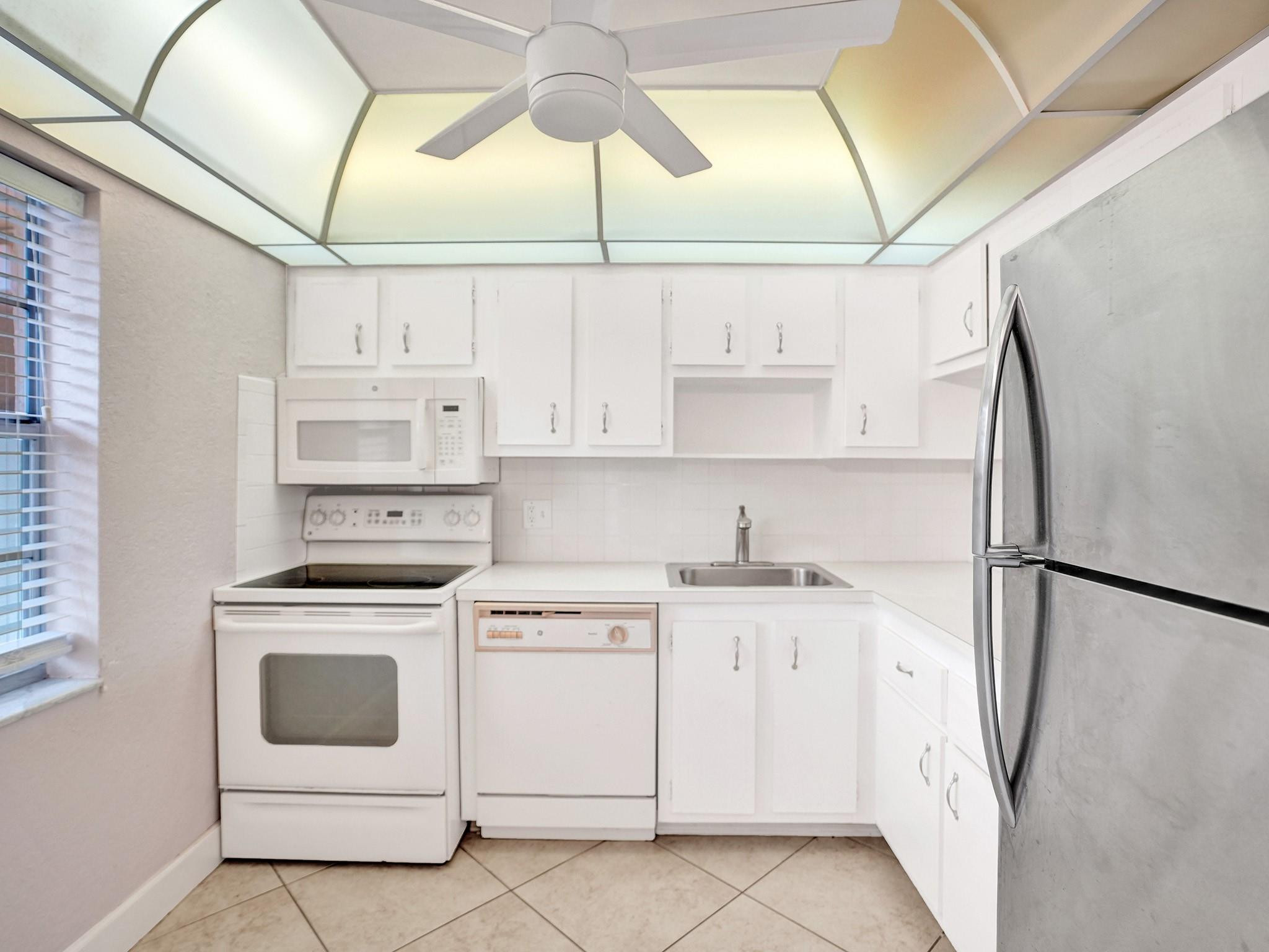 1035 NE Country Club Dr Unit: 1