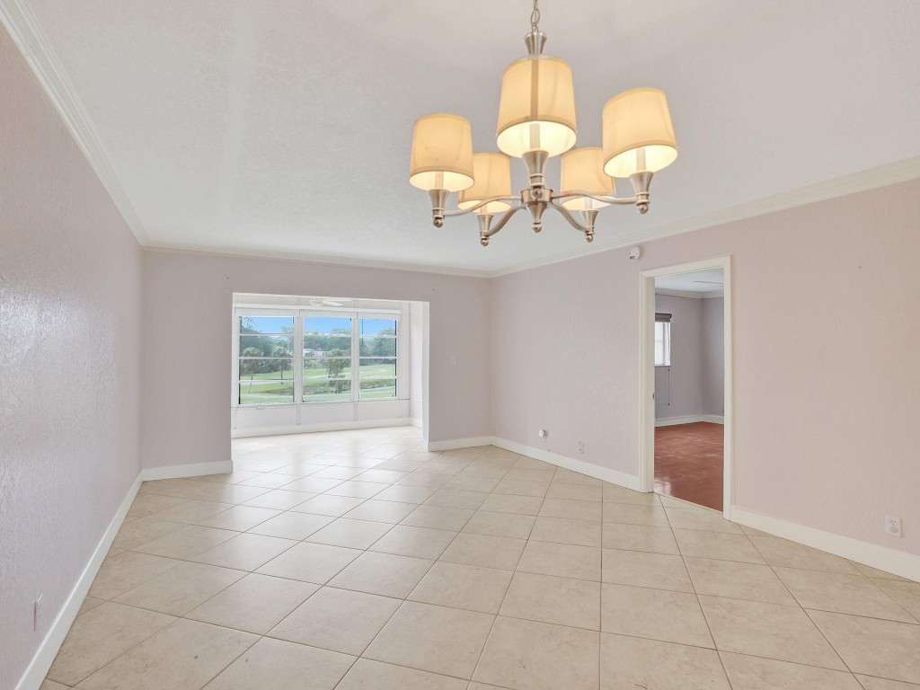 1035 NE Country Club Dr Unit: 1