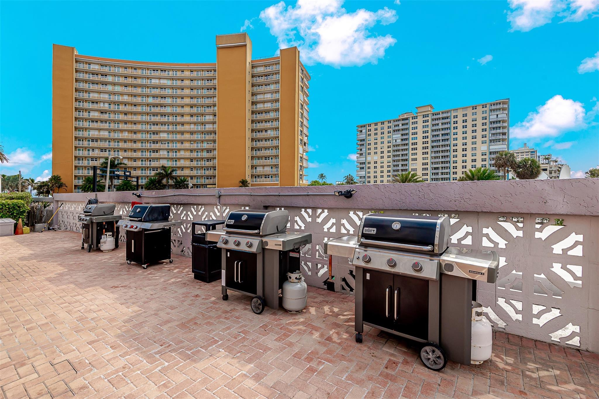 405 N Ocean Blvd Unit: 1025