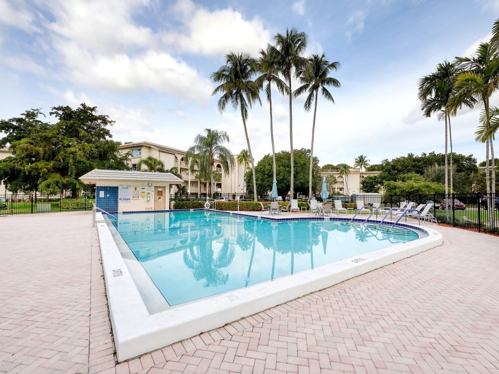 4402 Martinique Ct Unit: L2