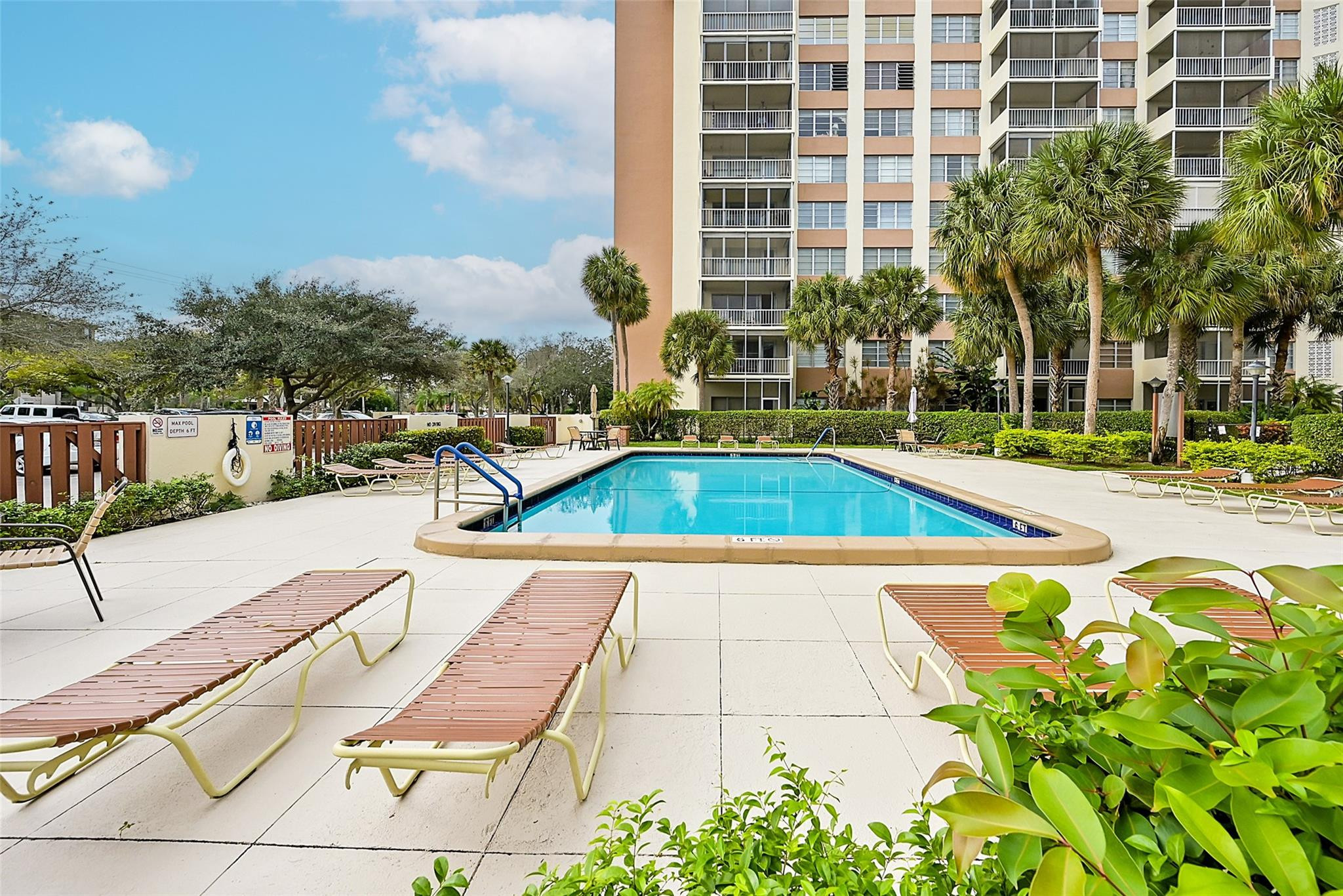 10777 W Sample Rd Unit: 1010