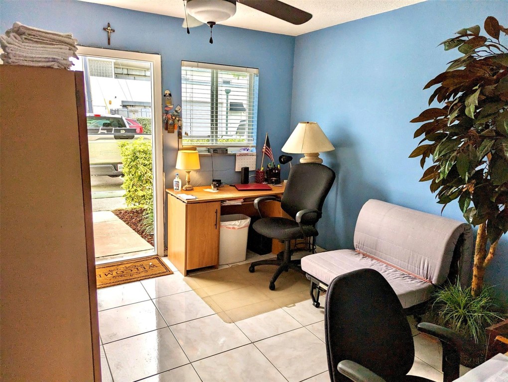 2100 NE 38th St Unit: 117