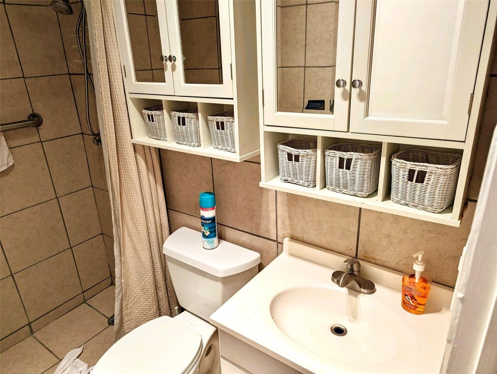 2100 NE 38th St Unit: 117