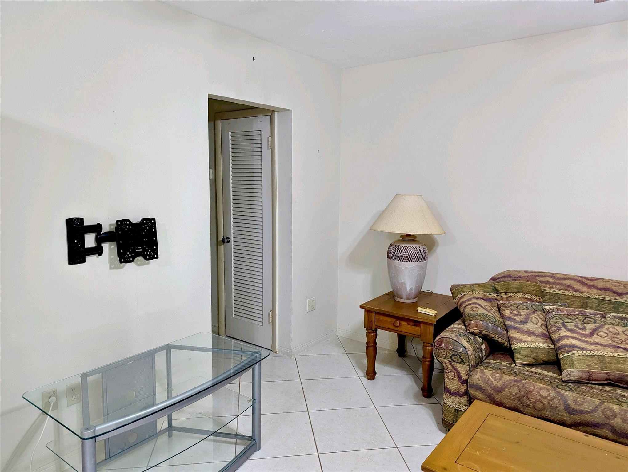 3850 NE 21st Ave Unit: 12