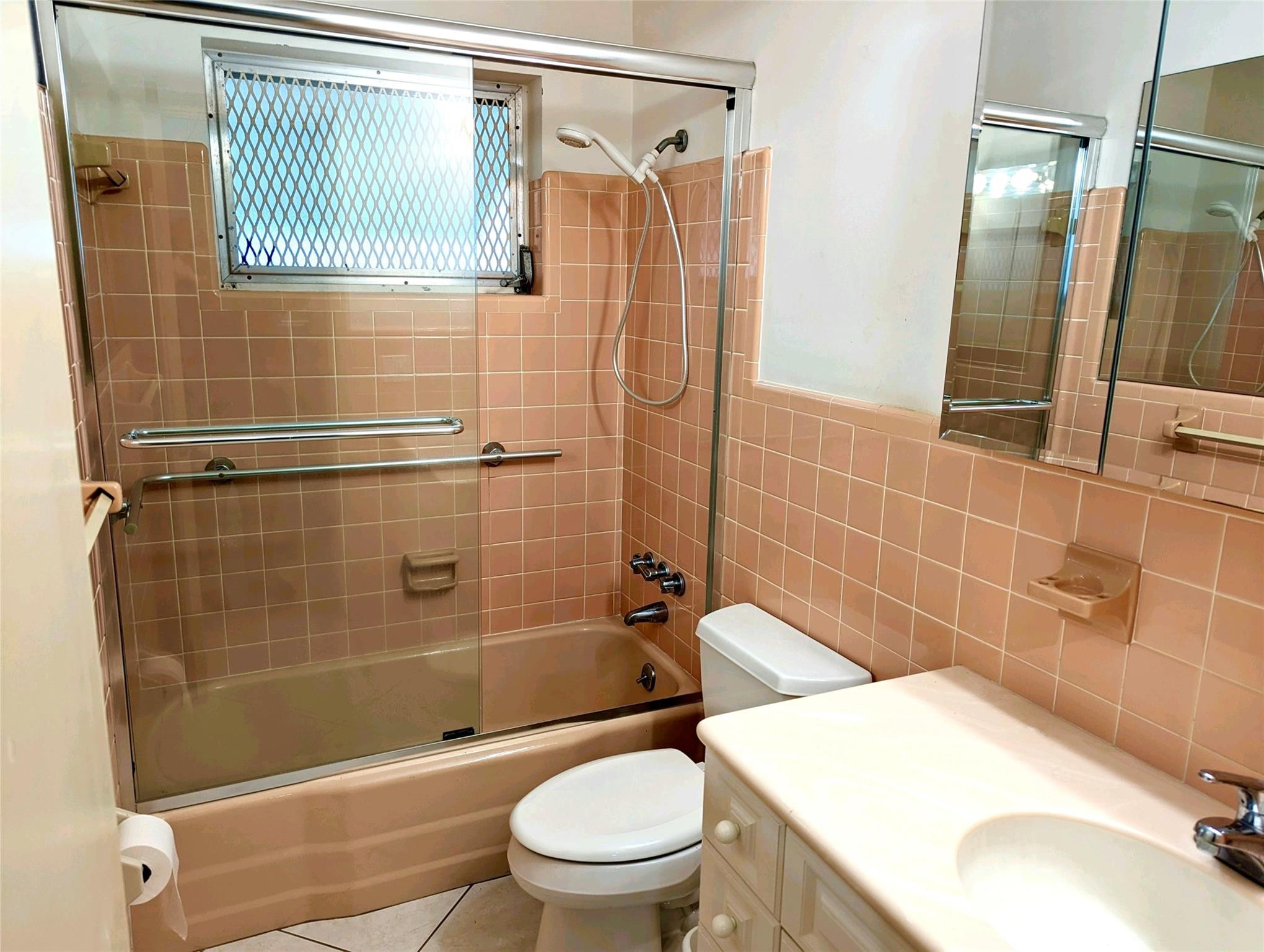 3850 NE 21st Ave Unit: 12