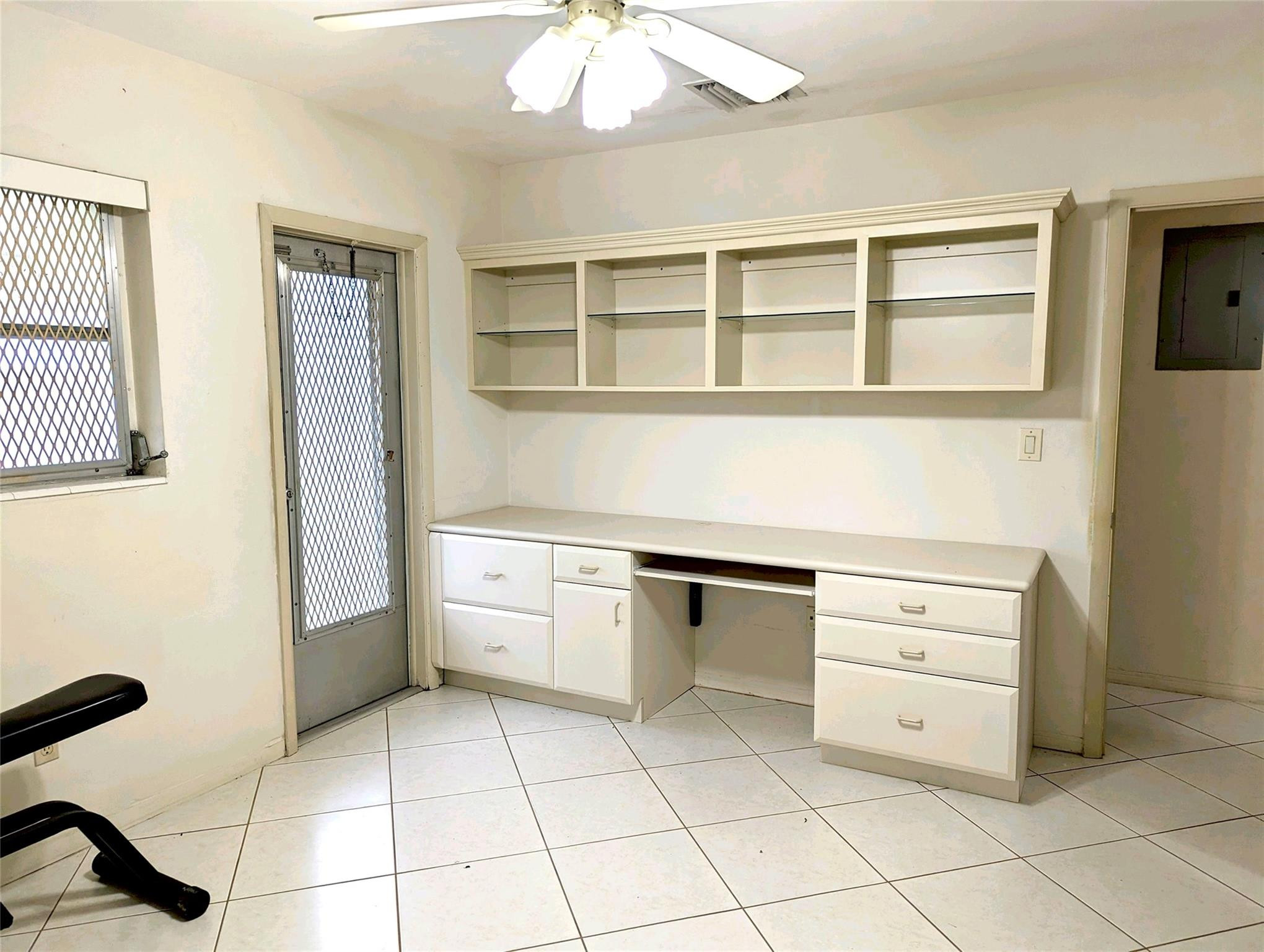 3850 NE 21st Ave Unit: 12