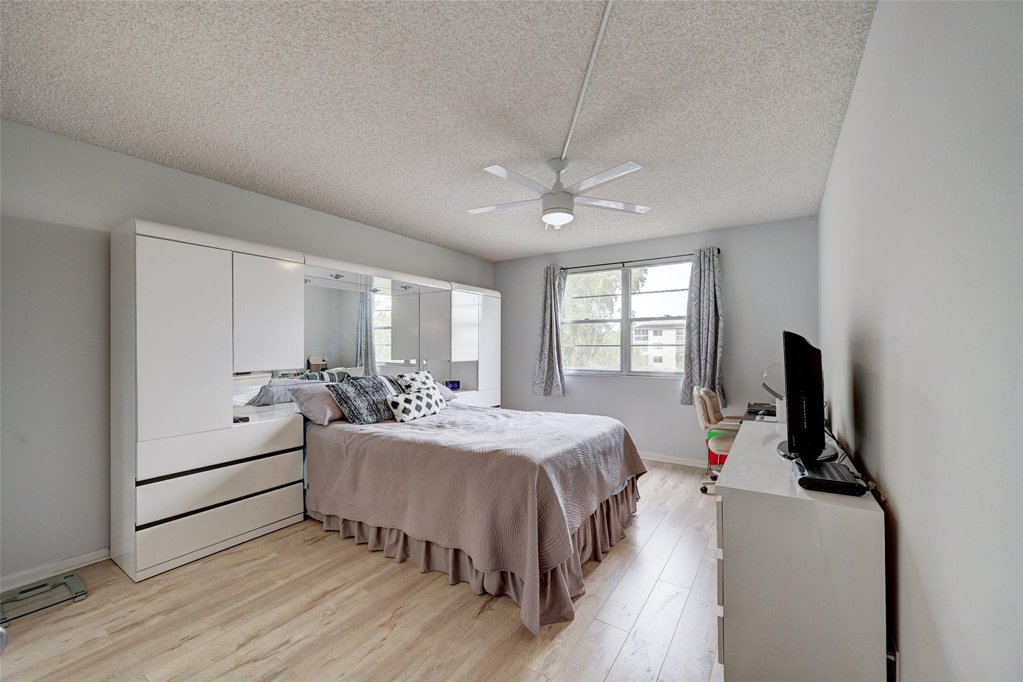 1701 Andros Isle Unit: E-3