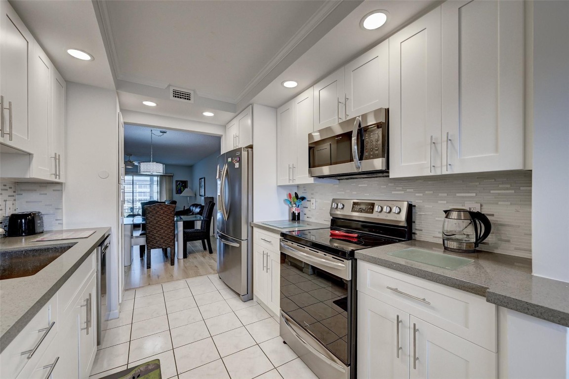 1701 Andros Isle Unit: E-3