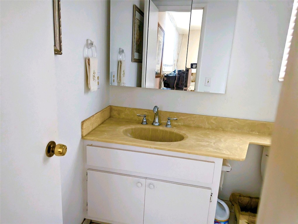 2731 NE 14th Street Cswy Unit: 519