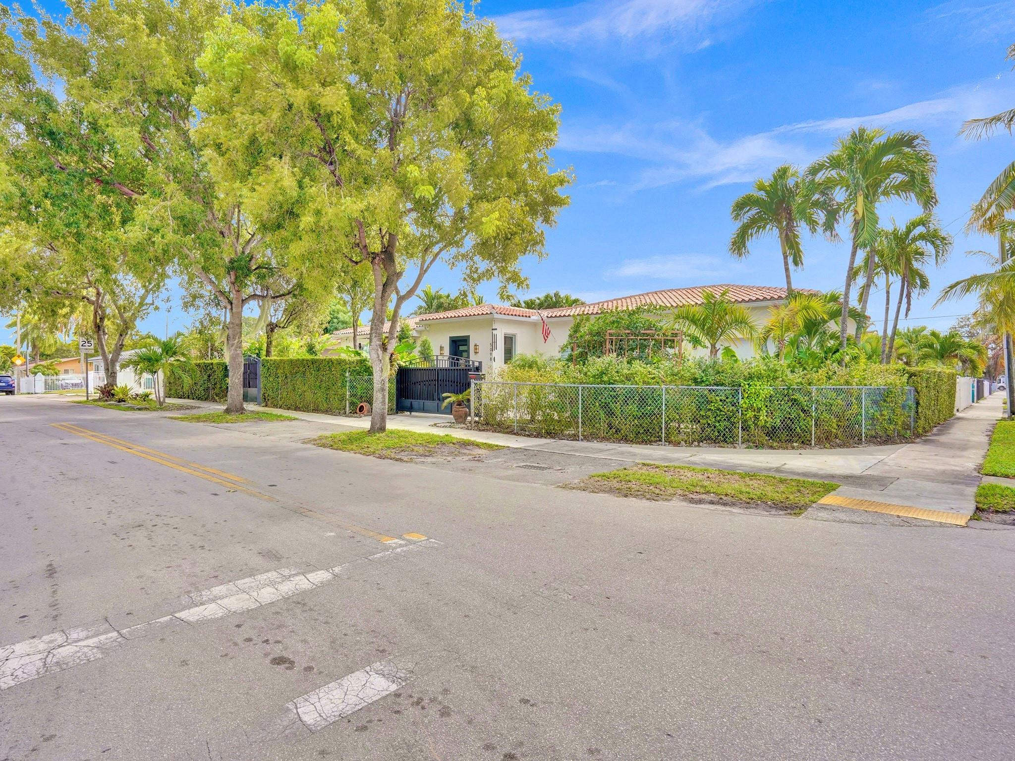 5098 NW 2nd St