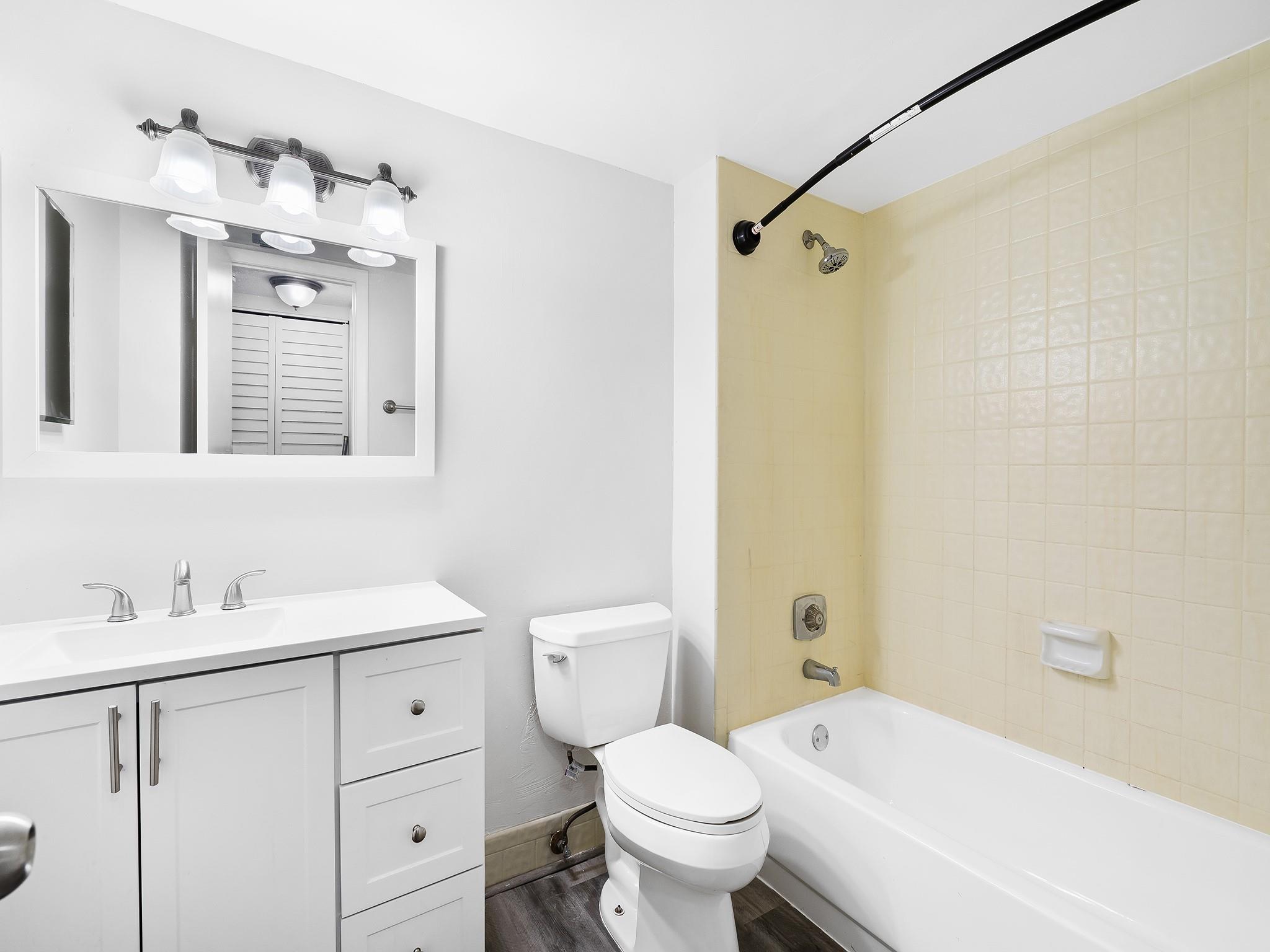 3100 NW 42nd Avenue Unit: D304