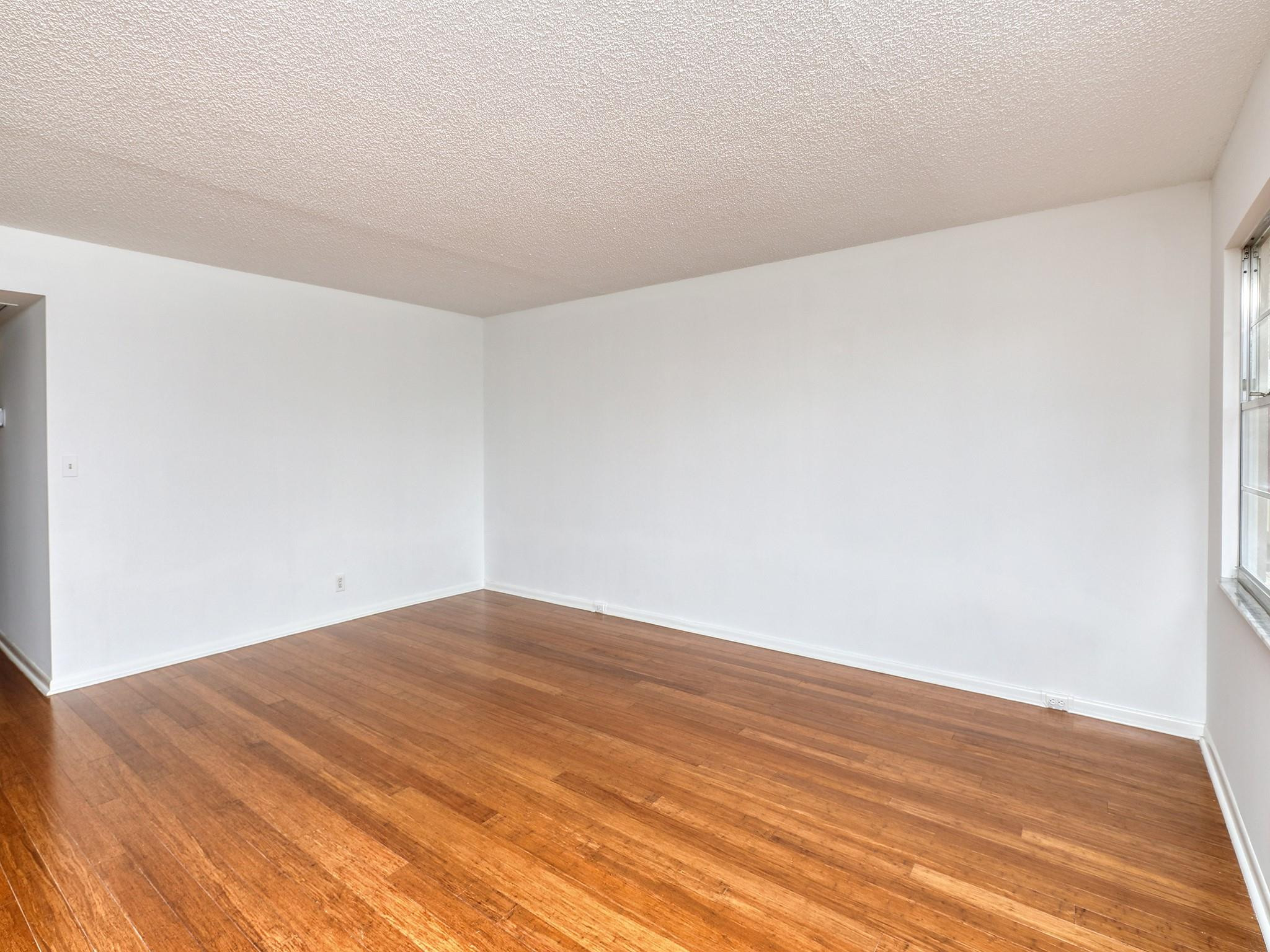 1901 Bermuda Cir Unit: B3