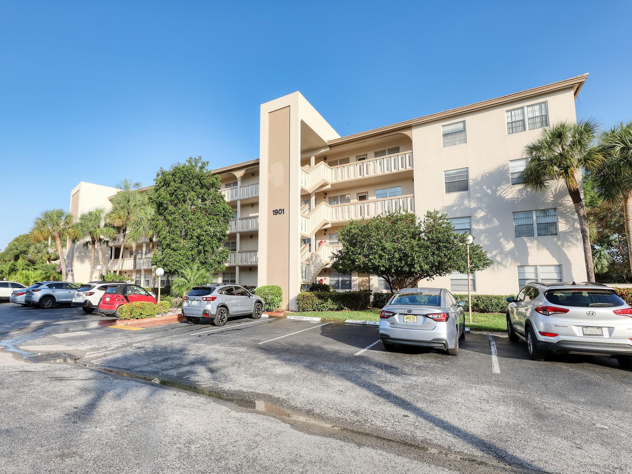 1901 Bermuda Cir Unit: B3