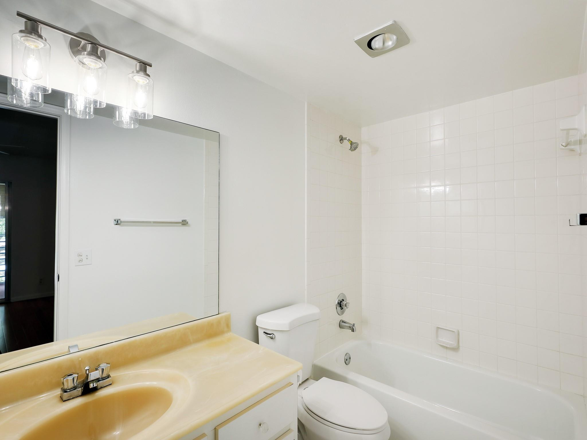 1901 Bermuda Cir Unit: B3