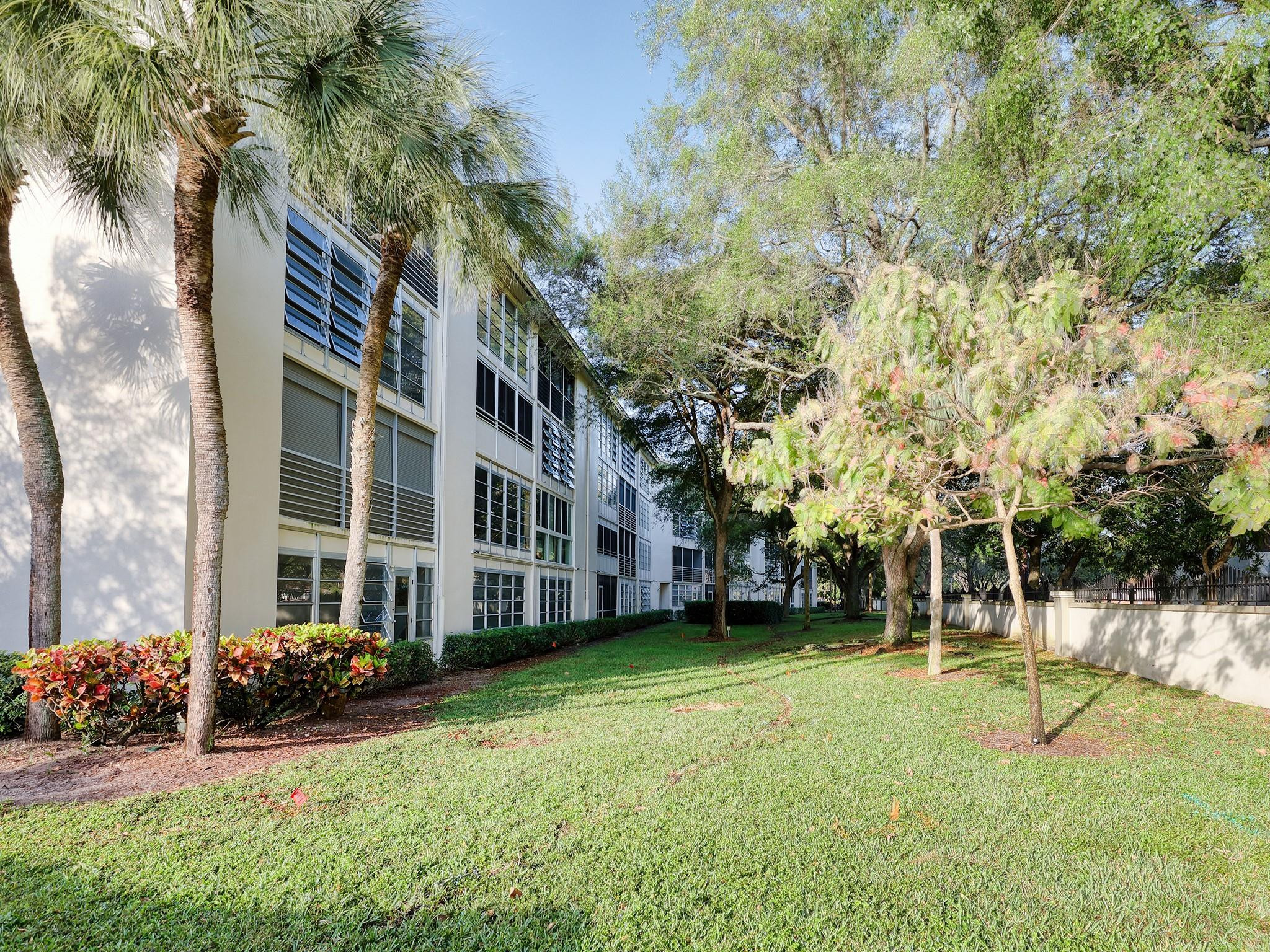 1901 Bermuda Cir Unit: B3