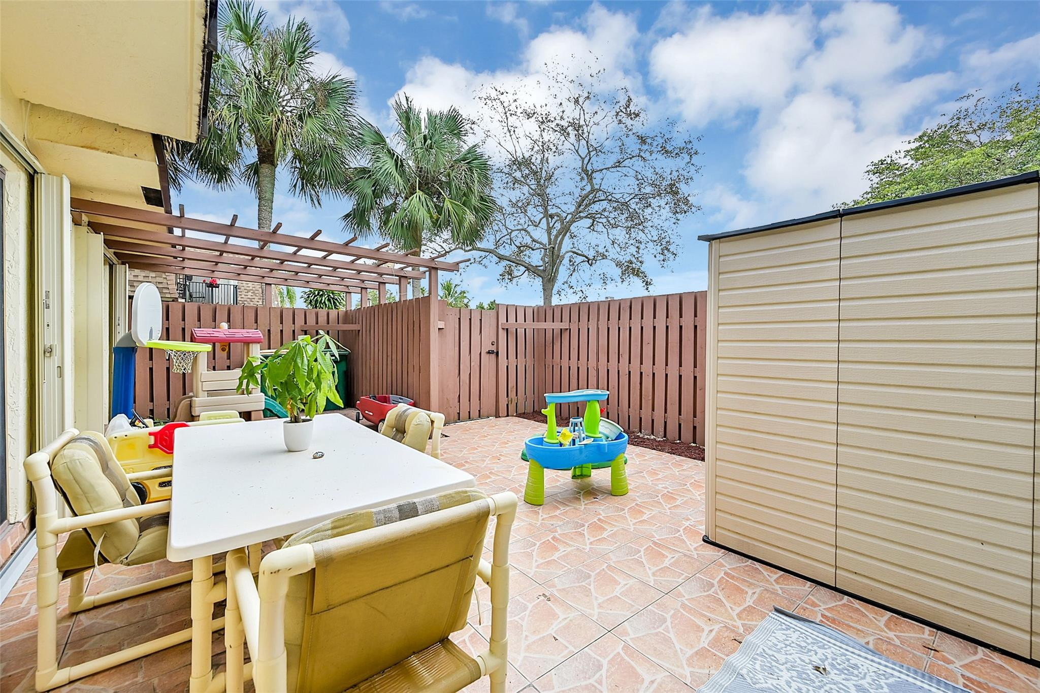 5983 NW 55th Ln Unit: 5983