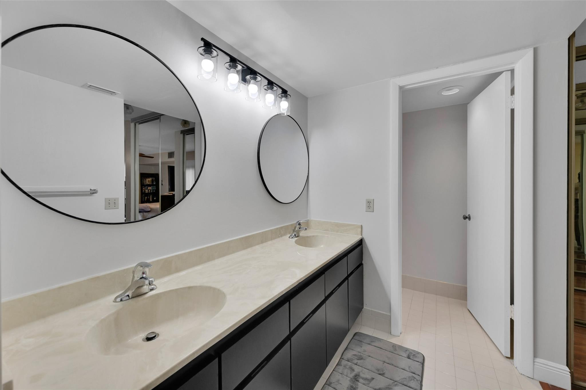 5983 NW 55th Ln Unit: 5983