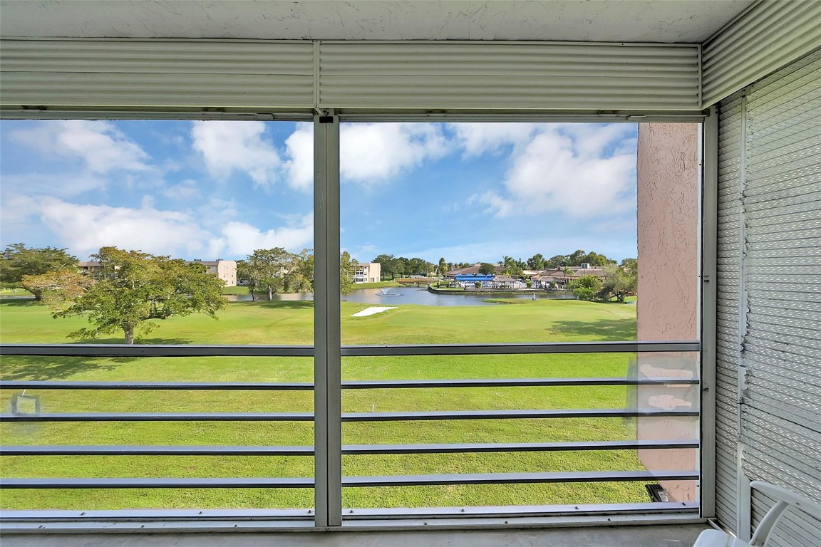 9521 Sunrise Lakes Blvd Unit: 309