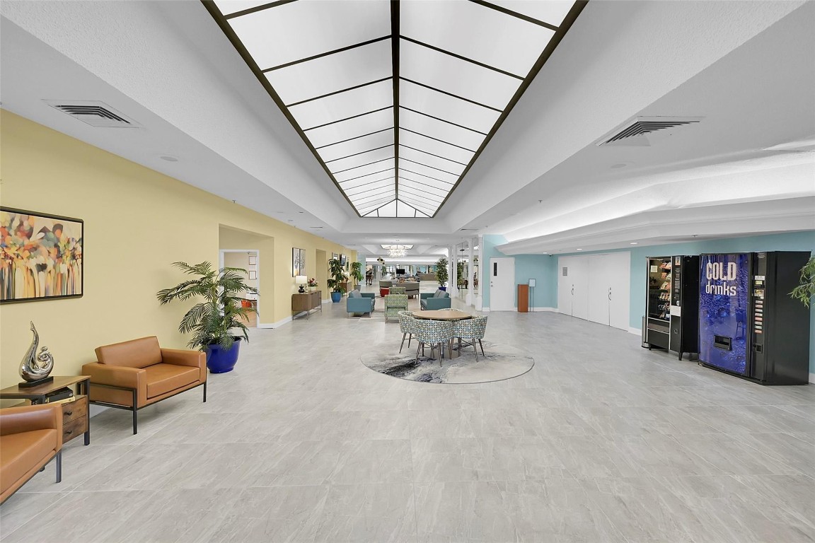 9521 Sunrise Lakes Blvd Unit: 309