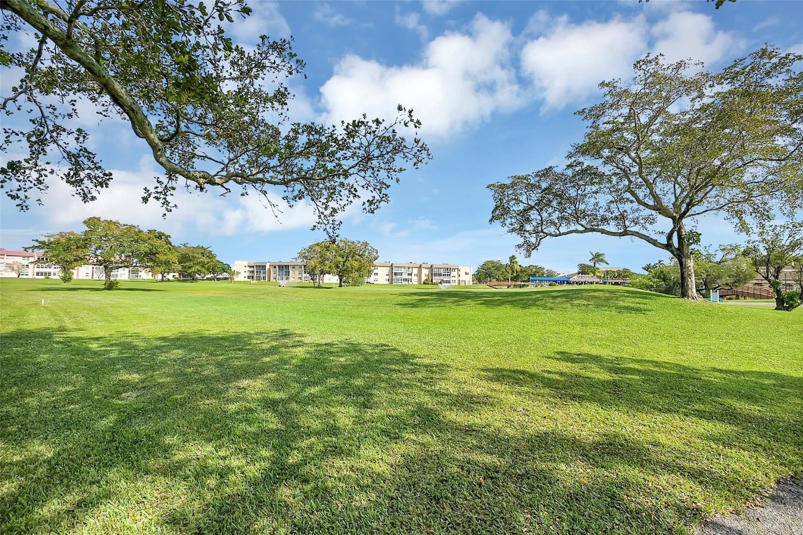 9521 Sunrise Lakes Blvd Unit: 309