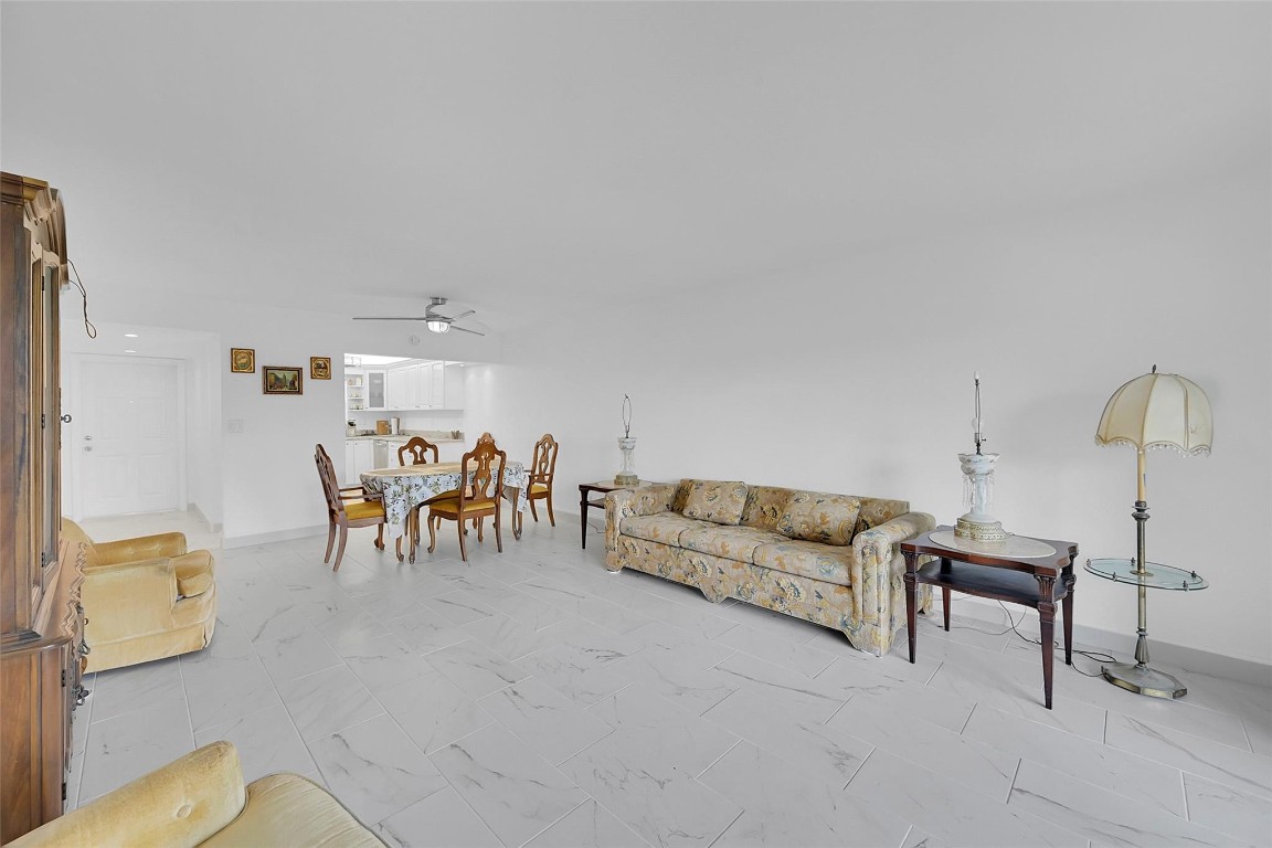 9521 Sunrise Lakes Blvd Unit: 309