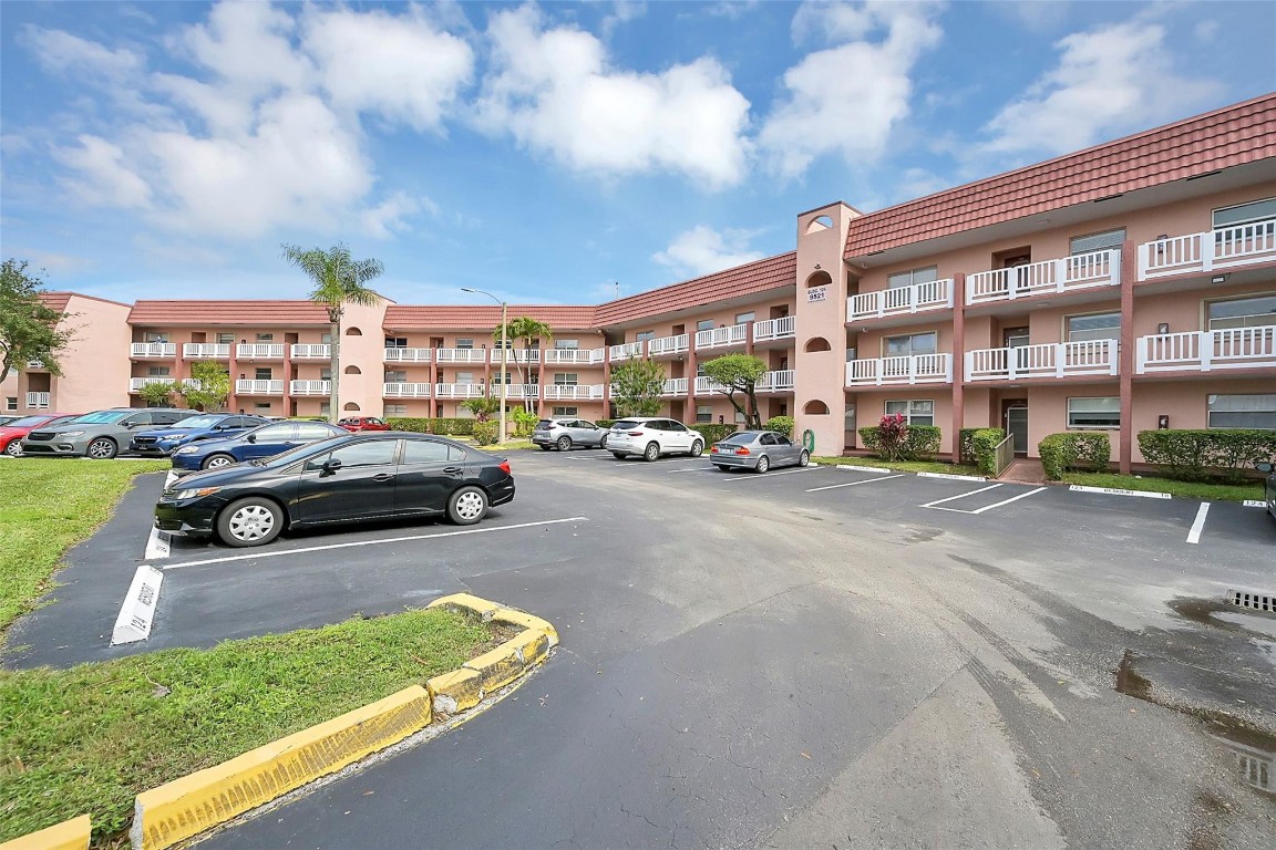 9521 Sunrise Lakes Blvd Unit: 309